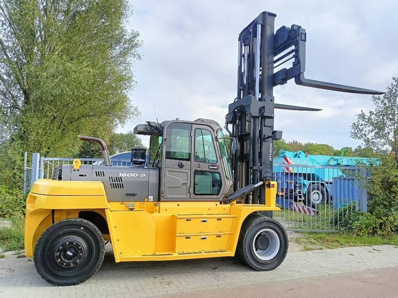 Hyundai 160 D-9 heftruck forklift stapler 16 ton CE - Empilhadeira a diesel: foto 1 Hyundai 160 D-9 heftruck forklift stapler 16 ton CE - Empilhadeira a diesel: foto 1