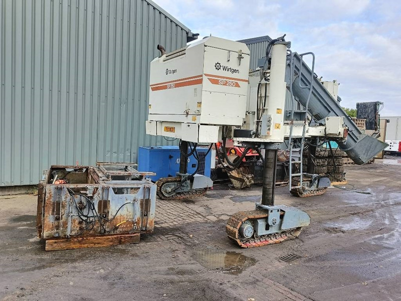 Wirtgen SP 250 500 beton bekisting machine sleep - Acabadora: foto 3 Wirtgen SP 250 500 beton bekisting machine sleep - Acabadora: foto 3