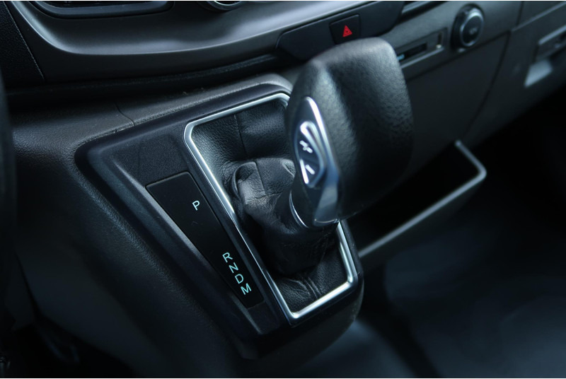 Ford Transit 330 2.0 TDCI L3H2 DC AUT/ CAMERA/ ACC/ AIRCO/ TREKHAAK - Furgão compacto, Carrinha cabine dupla: foto 4 Ford Transit 330 2.0 TDCI L3H2 DC AUT/ CAMERA/ ACC/ AIRCO/ TREKHAAK - Furgão compacto, Carrinha cabine dupla: foto 4