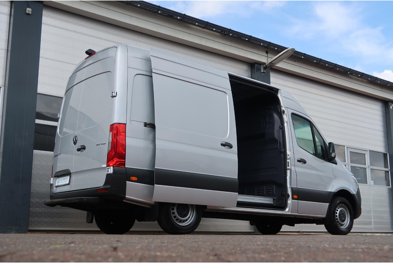 Mercedes-Benz Sprinter 317 1.9 CDI L2H2 AUT/ CAMERA/ LED/ CRUISE/ CLIMA/ MBUX - Furgão: foto 4 Mercedes-Benz Sprinter 317 1.9 CDI L2H2 AUT/ CAMERA/ LED/ CRUISE/ CLIMA/ MBUX - Furgão: foto 4