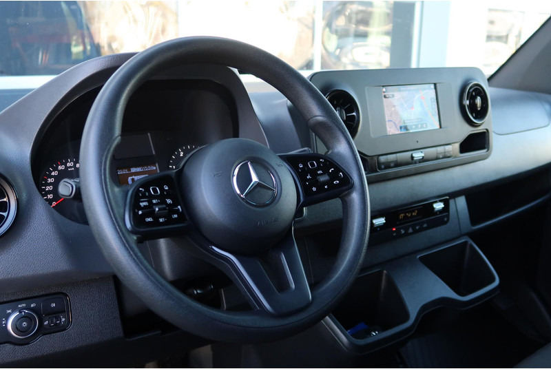 Mercedes-Benz Sprinter 519 3.0 CDI L2H2 V6 AUT/ CAMERA/ 2X DEUR/ 1EIG/ CRUISE/ CLIMA/ TREKHAAK - Furgão: foto 2 Mercedes-Benz Sprinter 519 3.0 CDI L2H2 V6 AUT/ CAMERA/ 2X DEUR/ 1EIG/ CRUISE/ CLIMA/ TREKHAAK - Furgão: foto 2
