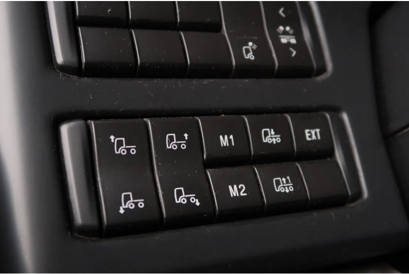 Scania P500 6x2/ FULL AIR/ HYDRAULIC/ LEATHER/ 2.950 WB/ DIFF LOCK/ SLIDE DISH - Tractor: foto 4 Scania P500 6x2/ FULL AIR/ HYDRAULIC/ LEATHER/ 2.950 WB/ DIFF LOCK/ SLIDE DISH - Tractor: foto 4