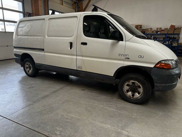 Automóvel TOYOTA Hiace 2.5TD Kasten lang 4WD 4x4: foto 17