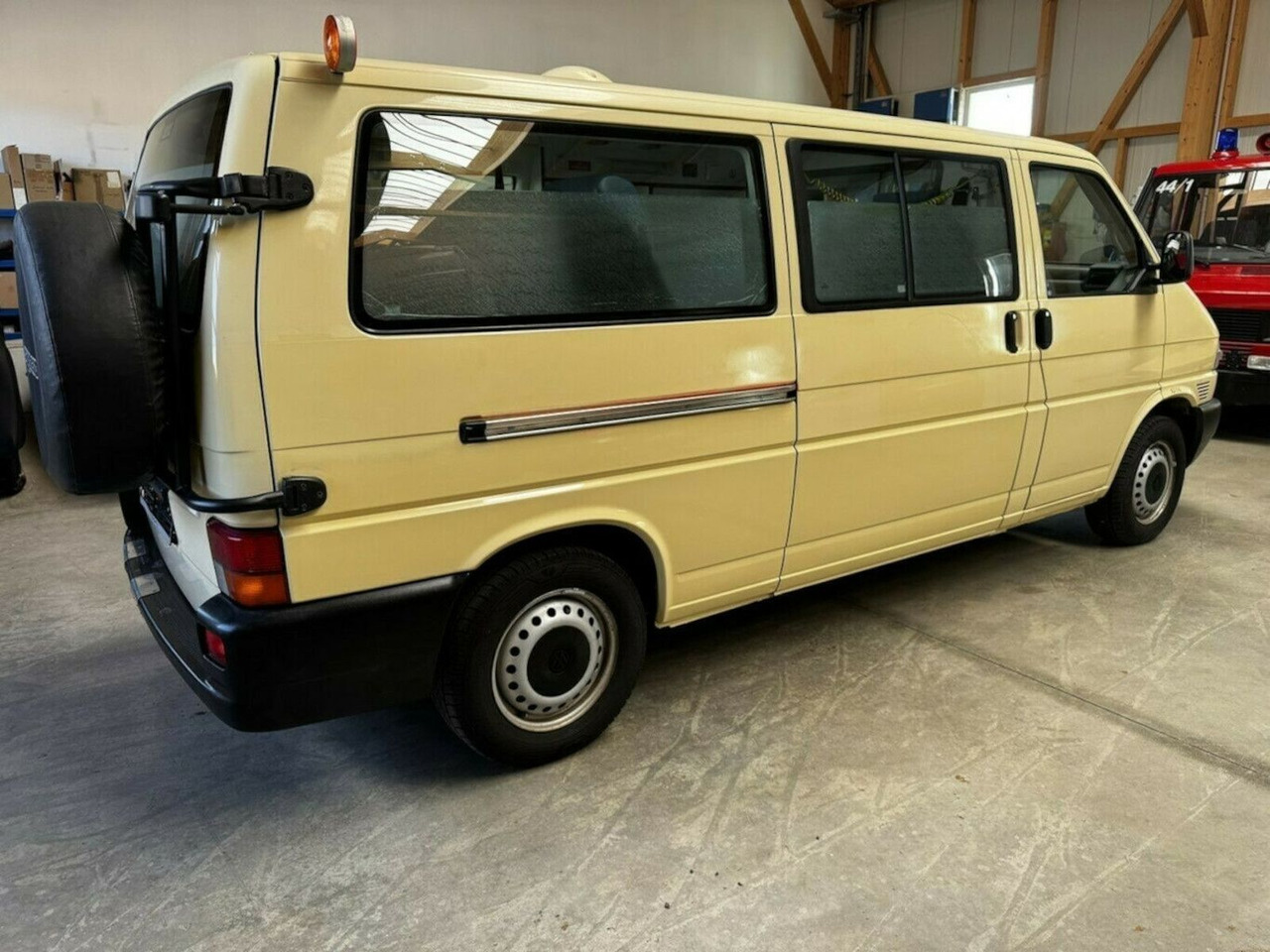 Volkswagen T4 2.5 TDI Syncro 4x4 lang 1. Hand! - Furgão: foto 5 Volkswagen T4 2.5 TDI Syncro 4x4 lang 1. Hand! - Furgão: foto 5