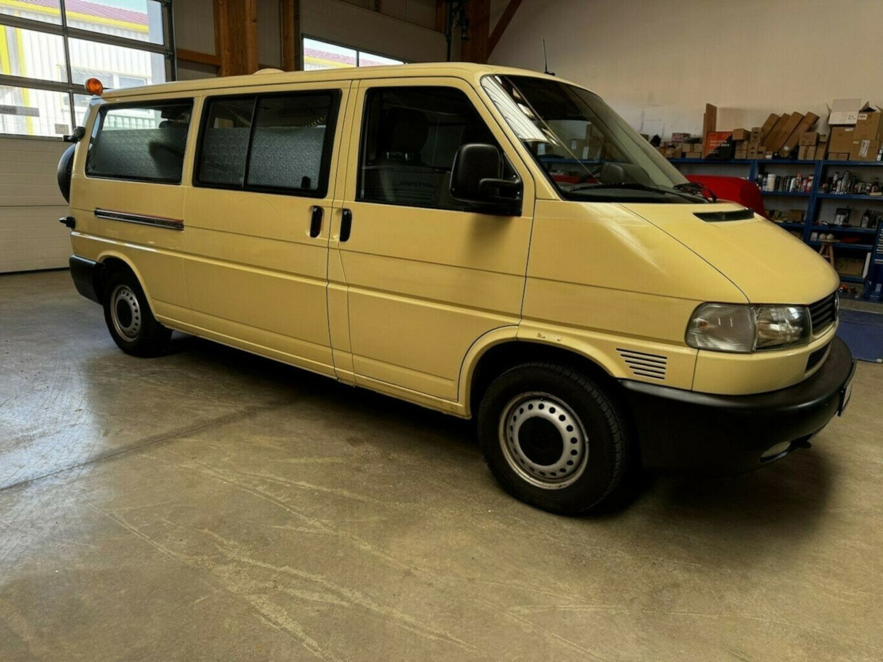 Volkswagen T4 2.5 TDI Syncro 4x4 lang 1. Hand! - Furgão: foto 4 Volkswagen T4 2.5 TDI Syncro 4x4 lang 1. Hand! - Furgão: foto 4
