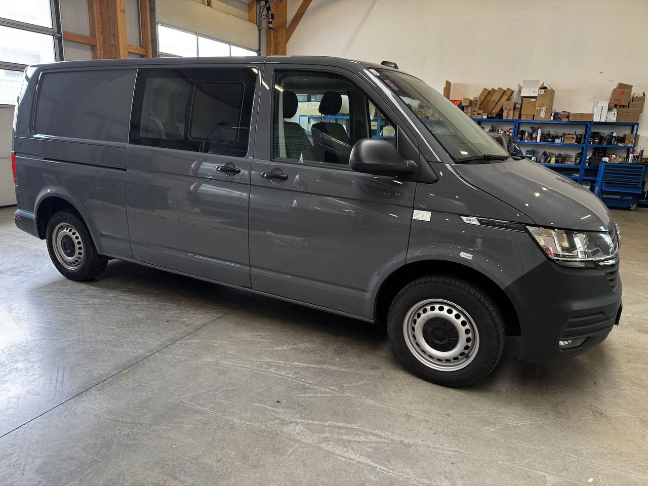Volkswagen T6.1 lang 5-Sitzer 2.0 TDI 4Motion puregrey - Furgão compacto, Carrinha cabine dupla: foto 5 Volkswagen T6.1 lang 5-Sitzer 2.0 TDI 4Motion puregrey - Furgão compacto, Carrinha cabine dupla: foto 5