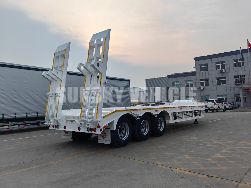 Semi-reboque baixa para transporte de máquinas pesadas novo SUNSKY 3 Axle 40 Tons gooseneck lowbed trailer: foto 7