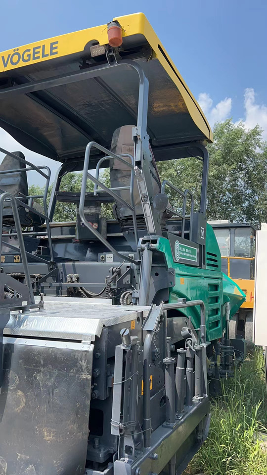 VOGELE S1880-3L Used paver laying machine 10m concrete road asphalt paver - Acabadora: foto 4 VOGELE S1880-3L Used paver laying machine 10m concrete road asphalt paver - Acabadora: foto 4