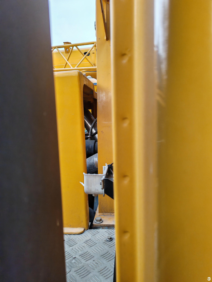 XCMG 2019 hydraulic telescopic arm 60ton truck crane XCT60_Y price - Grua móvel: foto 3 XCMG 2019 hydraulic telescopic arm 60ton truck crane XCT60_Y price - Grua móvel: foto 3