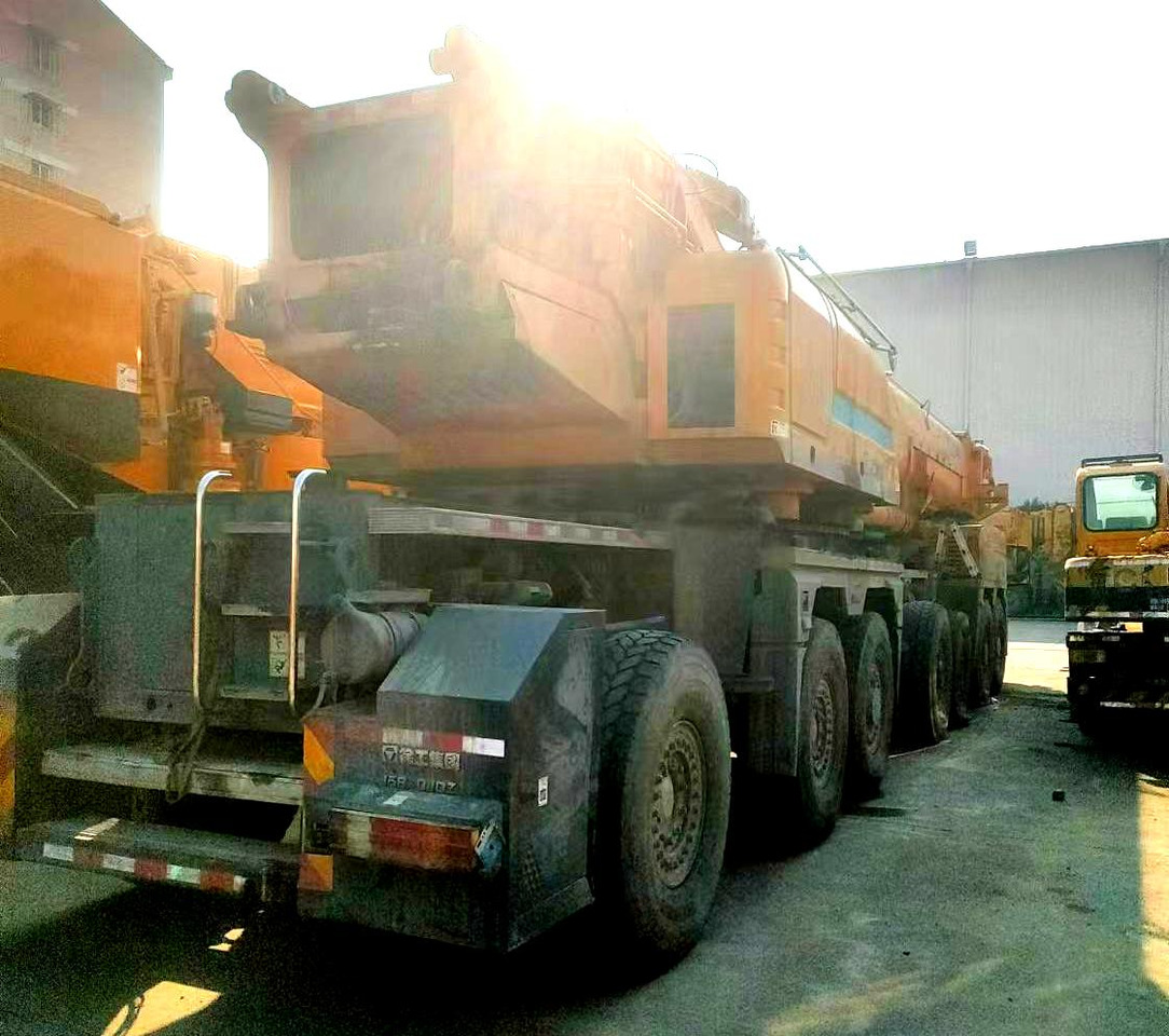 XCMG 2021 used 500ton QAY500 telescopic arm all terrain crane truck price - Grua todo o terreno: foto 4 XCMG 2021 used 500ton QAY500 telescopic arm all terrain crane truck price - Grua todo o terreno: foto 4