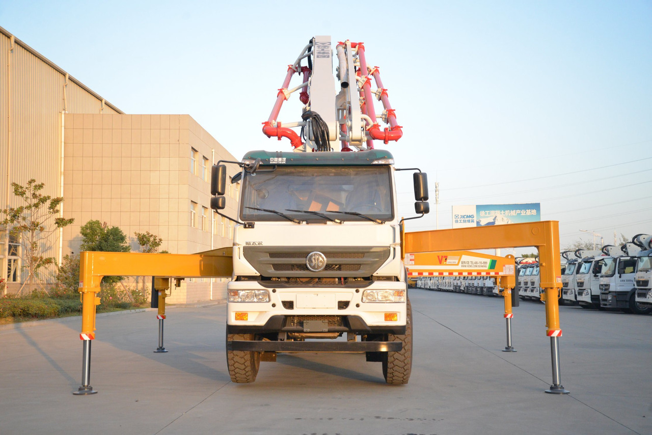 XCMG Factory Hb37V 2023 Year 37m Schwing Used Concrete Pump Truck for Sale - Autobomba de betão: foto 4 XCMG Factory Hb37V 2023 Year 37m Schwing Used Concrete Pump Truck for Sale - Autobomba de betão: foto 4