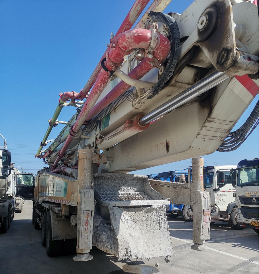 XCMG Factory Second Hand Hydraulic Concrete Pump HB62V 62m Cement Punp Truck For Sale - Autobomba de betão: foto 5 XCMG Factory Second Hand Hydraulic Concrete Pump HB62V 62m Cement Punp Truck For Sale - Autobomba de betão: foto 5