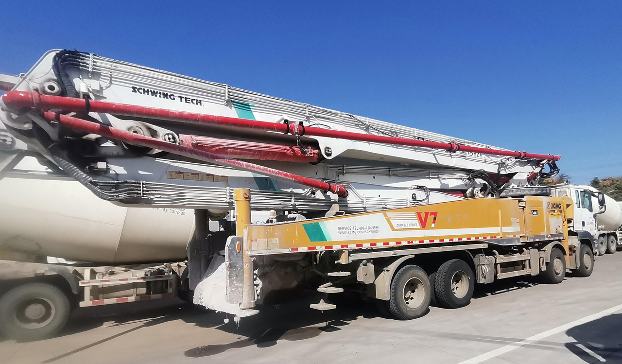 XCMG Factory Second Hand Hydraulic Concrete Pump HB62V 62m Cement Punp Truck For Sale - Autobomba de betão: foto 3 XCMG Factory Second Hand Hydraulic Concrete Pump HB62V 62m Cement Punp Truck For Sale - Autobomba de betão: foto 3