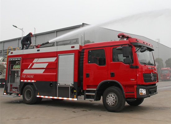 XCMG Official 2024 Year Used Fire Fighting Truck YZR5110 China Water Tank Fire Rescue Truck For Sale - Carro de bombeiro: foto 2 XCMG Official 2024 Year Used Fire Fighting Truck YZR5110 China Water Tank Fire Rescue Truck For Sale - Carro de bombeiro: foto 2