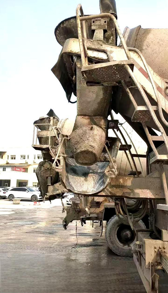 XCMG Official Construction Cement Mixer G4804B 12m³ Used Mobile Concrete Mixer Truck for sale - Balão de betoneira: foto 5 XCMG Official Construction Cement Mixer G4804B 12m³ Used Mobile Concrete Mixer Truck for sale - Balão de betoneira: foto 5