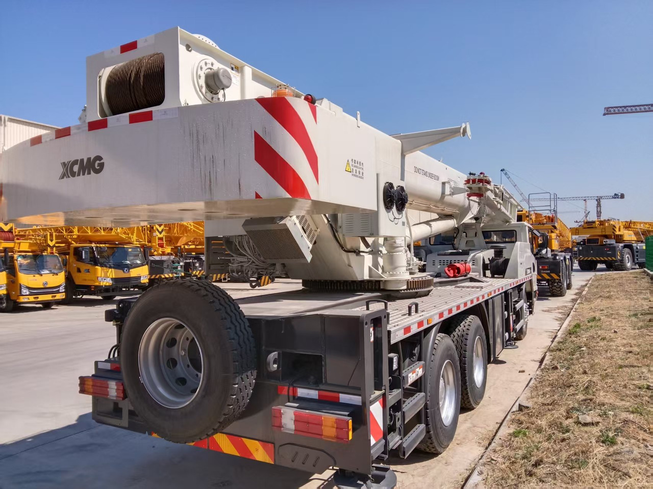 XCMG Official Construction Mini Mobile Crane QY30_TW 30 ton Used Small Hydraulic Crane Price - Grua móvel: foto 2 XCMG Official Construction Mini Mobile Crane QY30_TW 30 ton Used Small Hydraulic Crane Price - Grua móvel: foto 2