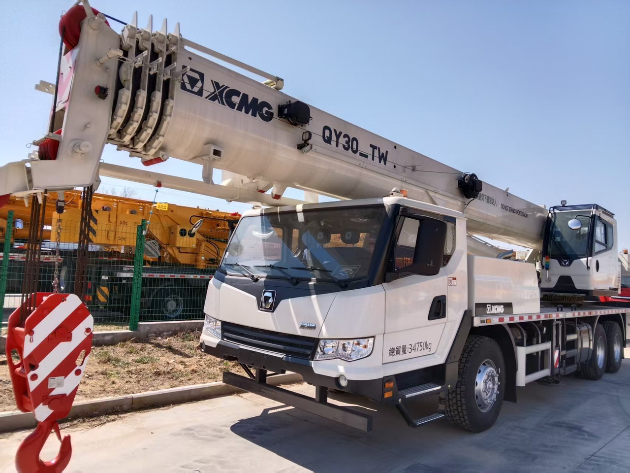 XCMG Official Construction Mini Mobile Crane QY30_TW 30 ton Used Small Hydraulic Crane Price - Grua móvel: foto 5 XCMG Official Construction Mini Mobile Crane QY30_TW 30 ton Used Small Hydraulic Crane Price - Grua móvel: foto 5