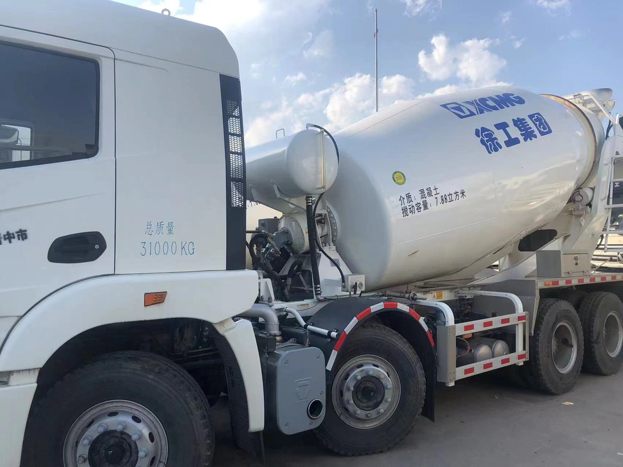 XCMG Official H12V Used 12 Cubic Meters Cement Concrete Mixer Trucks - Camião betoneira: foto 2 XCMG Official H12V Used 12 Cubic Meters Cement Concrete Mixer Trucks - Camião betoneira: foto 2