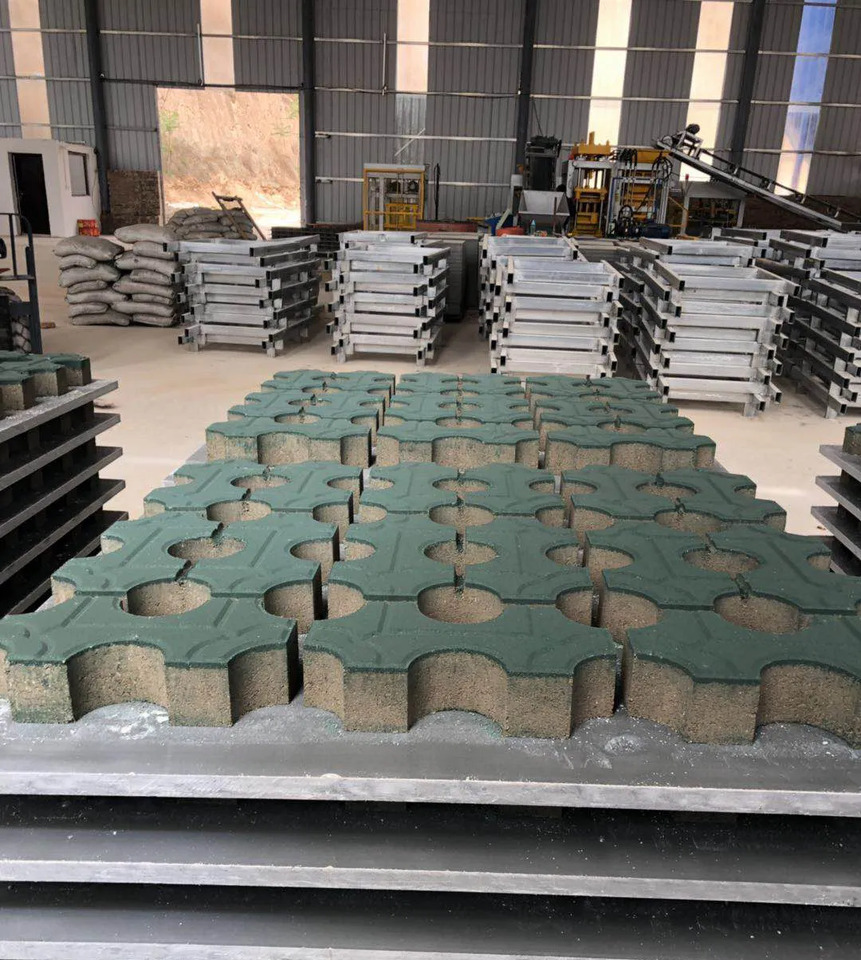 XCMG Official Mm10-15 Automatic Clay Brick Concrete Cement Block and Brick Making Machine - Máquina de fazer bloco: foto 4 XCMG Official Mm10-15 Automatic Clay Brick Concrete Cement Block and Brick Making Machine - Máquina de fazer bloco: foto 4