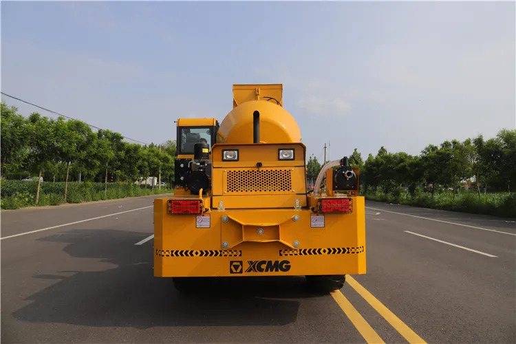 XCMG Official SLM2600S 2.6 Cubic Meters Diesel Engine Power Self Propelled Concrete Mixers for Sale - Camião betoneira: foto 5 XCMG Official SLM2600S 2.6 Cubic Meters Diesel Engine Power Self Propelled Concrete Mixers for Sale - Camião betoneira: foto 5