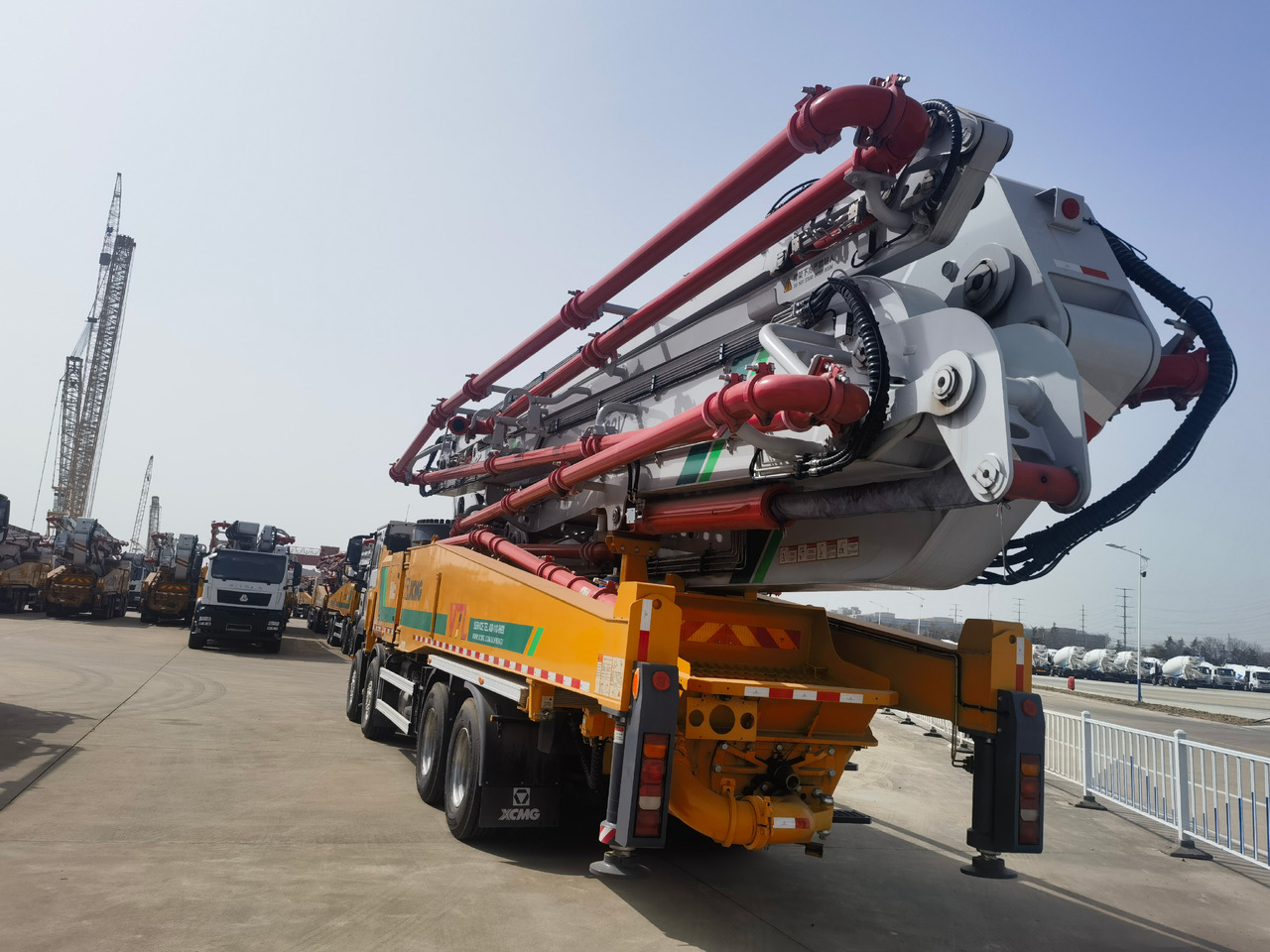 XCMG Official Second Hand 62m Concrete Boom Pump HB62V Truck Mounted Concrete Pump For Sale - Autobomba de betão: foto 4 XCMG Official Second Hand 62m Concrete Boom Pump HB62V Truck Mounted Concrete Pump For Sale - Autobomba de betão: foto 4