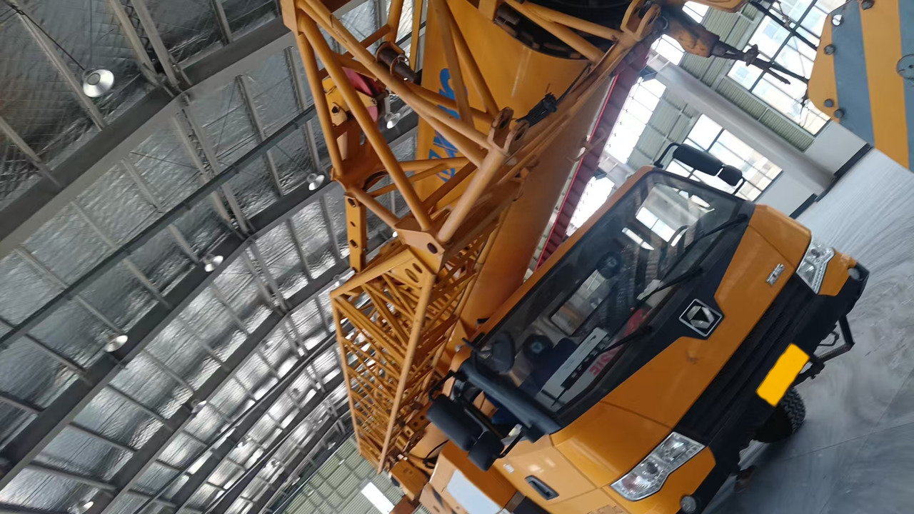 XCMG Official Second Hand 70 Ton Mobile Crane QY70K5D_1 Truck Mounted Crane - Grua móvel: foto 4 XCMG Official Second Hand 70 Ton Mobile Crane QY70K5D_1 Truck Mounted Crane - Grua móvel: foto 4