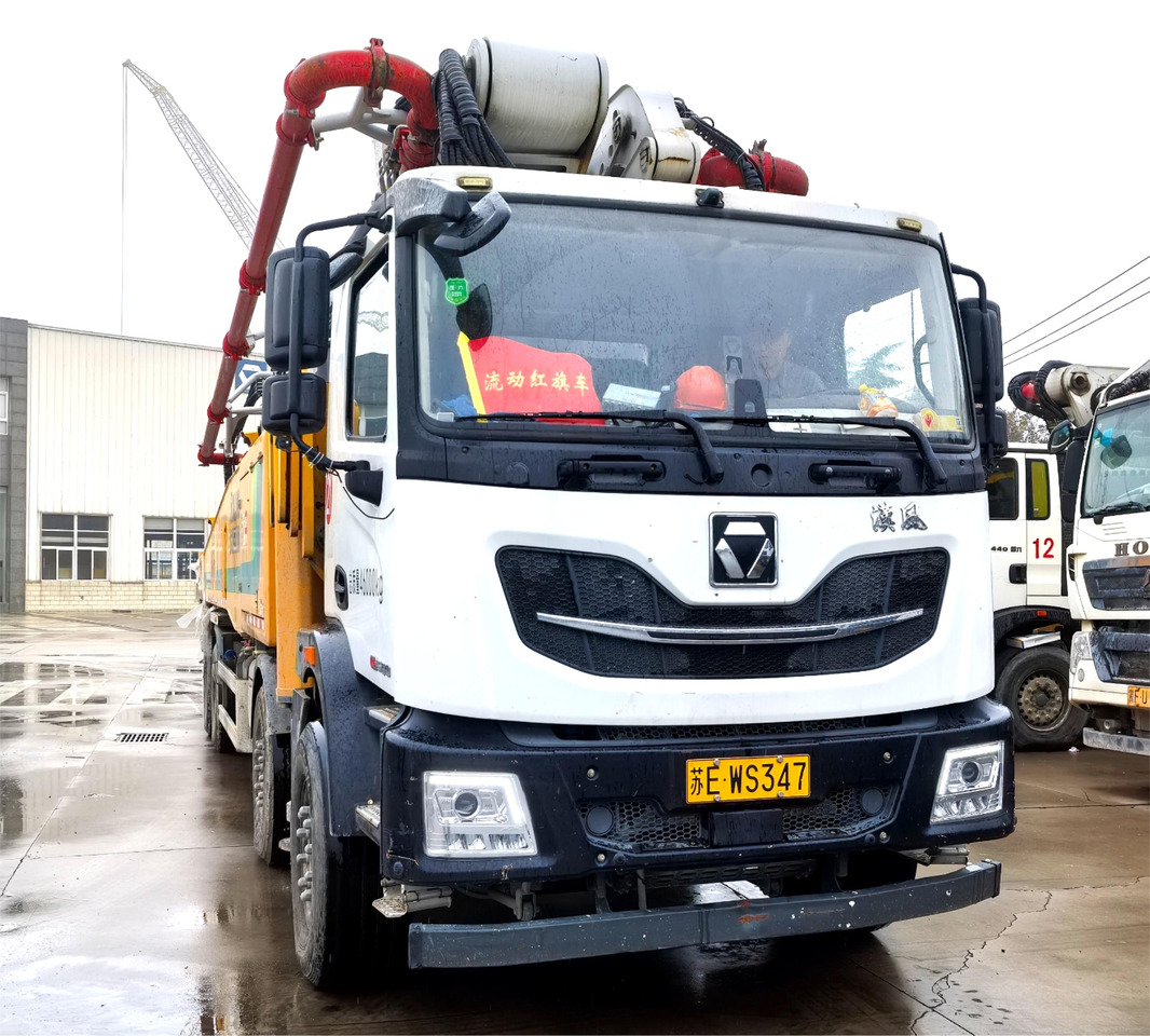 XCMG Official Second Hand Concrete Pump Machine HB65V 65m Concrete Boom Pump Truck Price List - Autobomba de betão: foto 2 XCMG Official Second Hand Concrete Pump Machine HB65V 65m Concrete Boom Pump Truck Price List - Autobomba de betão: foto 2