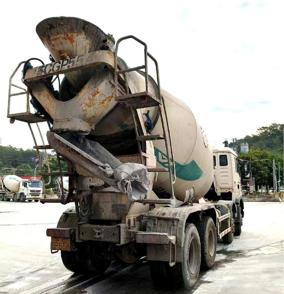 XCMG Official Used Concrete Mixer Truck HOWO G4802D 12m³ Cement Mixer Truck Price - Camião betoneira: foto 3 XCMG Official Used Concrete Mixer Truck HOWO G4802D 12m³ Cement Mixer Truck Price - Camião betoneira: foto 3