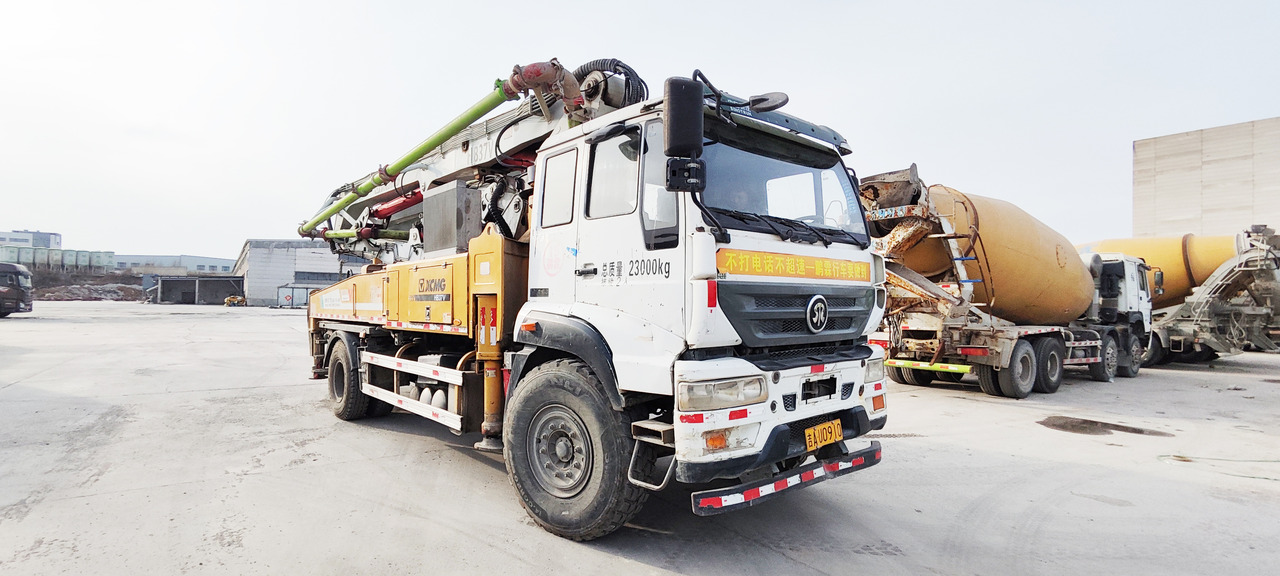 XCMG Official Used Concrete Pump Truck HB37V 37 Meters Cement Pump Machine Price For Sale - Autobomba de betão: foto 2 XCMG Official Used Concrete Pump Truck HB37V 37 Meters Cement Pump Machine Price For Sale - Autobomba de betão: foto 2