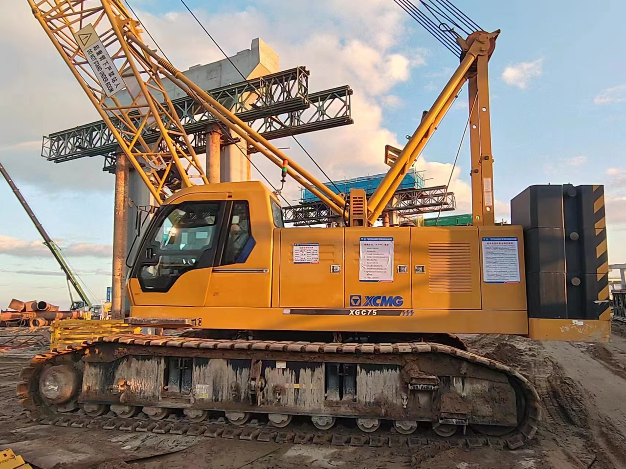 XCMG Official Used Mini Mobile Crane XGC75 75 Ton Crawler Crane With Cheap Price - Guindaste sobre esteiras: foto 2 XCMG Official Used Mini Mobile Crane XGC75 75 Ton Crawler Crane With Cheap Price - Guindaste sobre esteiras: foto 2