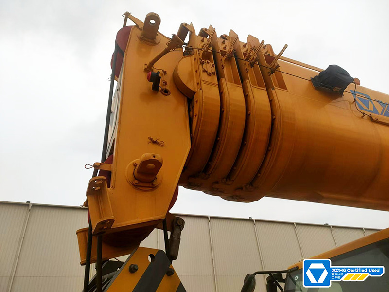 XCMG QY180K5C 180ton second hand truck crane for sale - Grua móvel: foto 3 XCMG QY180K5C 180ton second hand truck crane for sale - Grua móvel: foto 3