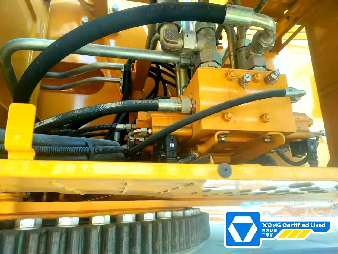 XCMG QY180K5C hydraulic telescopic boom diesel lift crane truck - Grua móvel: foto 3 XCMG QY180K5C hydraulic telescopic boom diesel lift crane truck - Grua móvel: foto 3