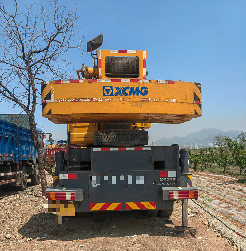 XCMG QY50KC hot sale used 50ton hydraulic crane truck price - Grua móvel: foto 4 XCMG QY50KC hot sale used 50ton hydraulic crane truck price - Grua móvel: foto 4
