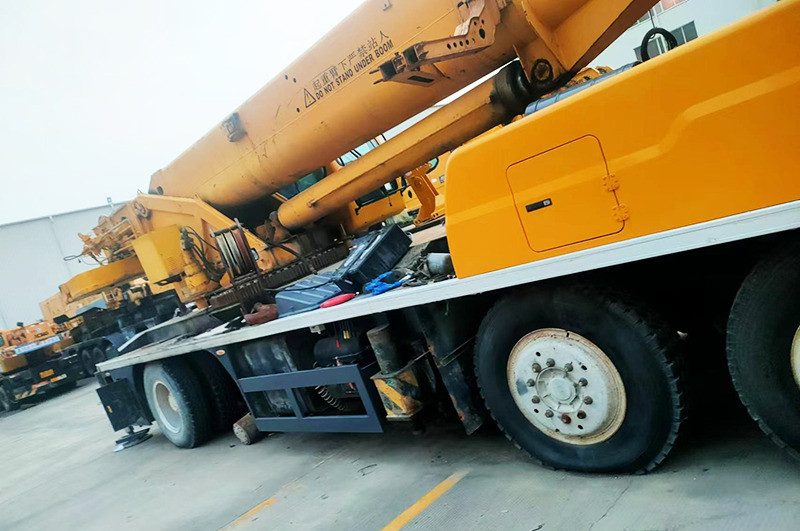 XCMG QY70K-I 70ton lifting machine hoist truck crane price - Grua móvel: foto 3 XCMG QY70K-I 70ton lifting machine hoist truck crane price - Grua móvel: foto 3