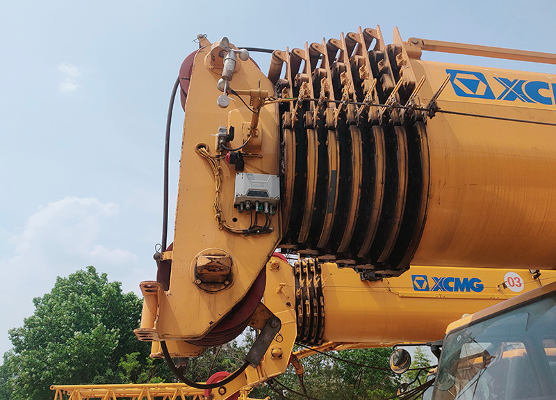 XCMG XCT130L8 second hand 130ton small hydraulic crane for sale - Grua móvel: foto 4 XCMG XCT130L8 second hand 130ton small hydraulic crane for sale - Grua móvel: foto 4