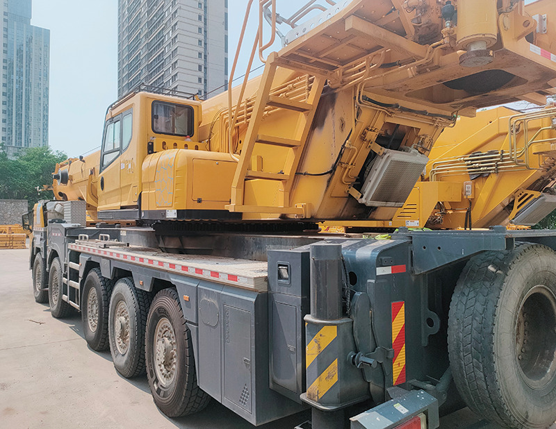 XCMG XCT130L8 second hand 130ton small hydraulic crane for sale - Grua móvel: foto 5 XCMG XCT130L8 second hand 130ton small hydraulic crane for sale - Grua móvel: foto 5