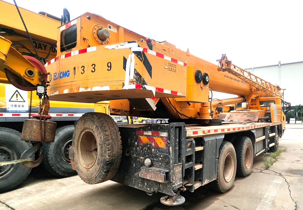 XCMG XCT20L5 20ton used 5-section mobile hydraulic truck crane price - Grua móvel: foto 5 XCMG XCT20L5 20ton used 5-section mobile hydraulic truck crane price - Grua móvel: foto 5