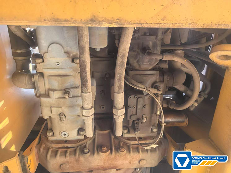 XCMG XGC500 500ton used hydraulic lift machine price - Guindaste sobre esteiras: foto 4 XCMG XGC500 500ton used hydraulic lift machine price - Guindaste sobre esteiras: foto 4