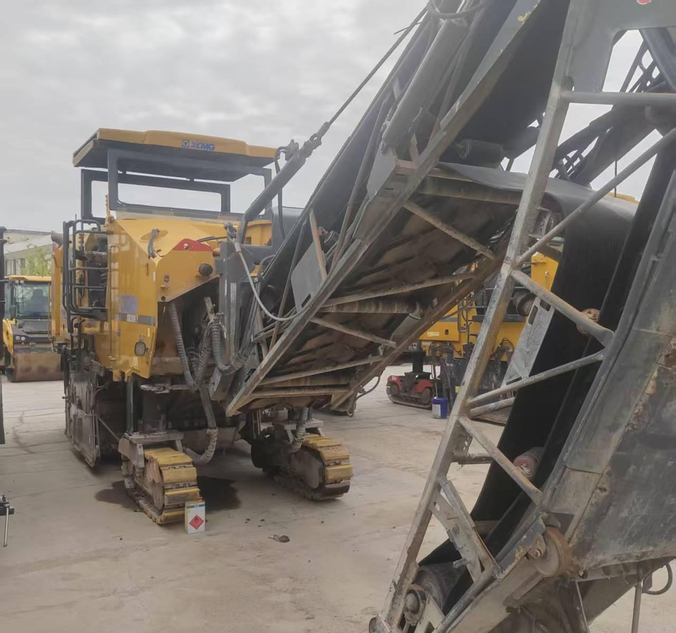 XCMG certified used cold milling planer machine XM200KⅡfor sale - Aplainadora (Fresadora): foto 5 XCMG certified used cold milling planer machine XM200KⅡfor sale - Aplainadora (Fresadora): foto 5