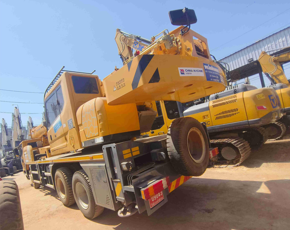 XCMG official second hand 4-Section Telescopic crane truck XCT16_Y - Grua móvel: foto 4 XCMG official second hand 4-Section Telescopic crane truck XCT16_Y - Grua móvel: foto 4