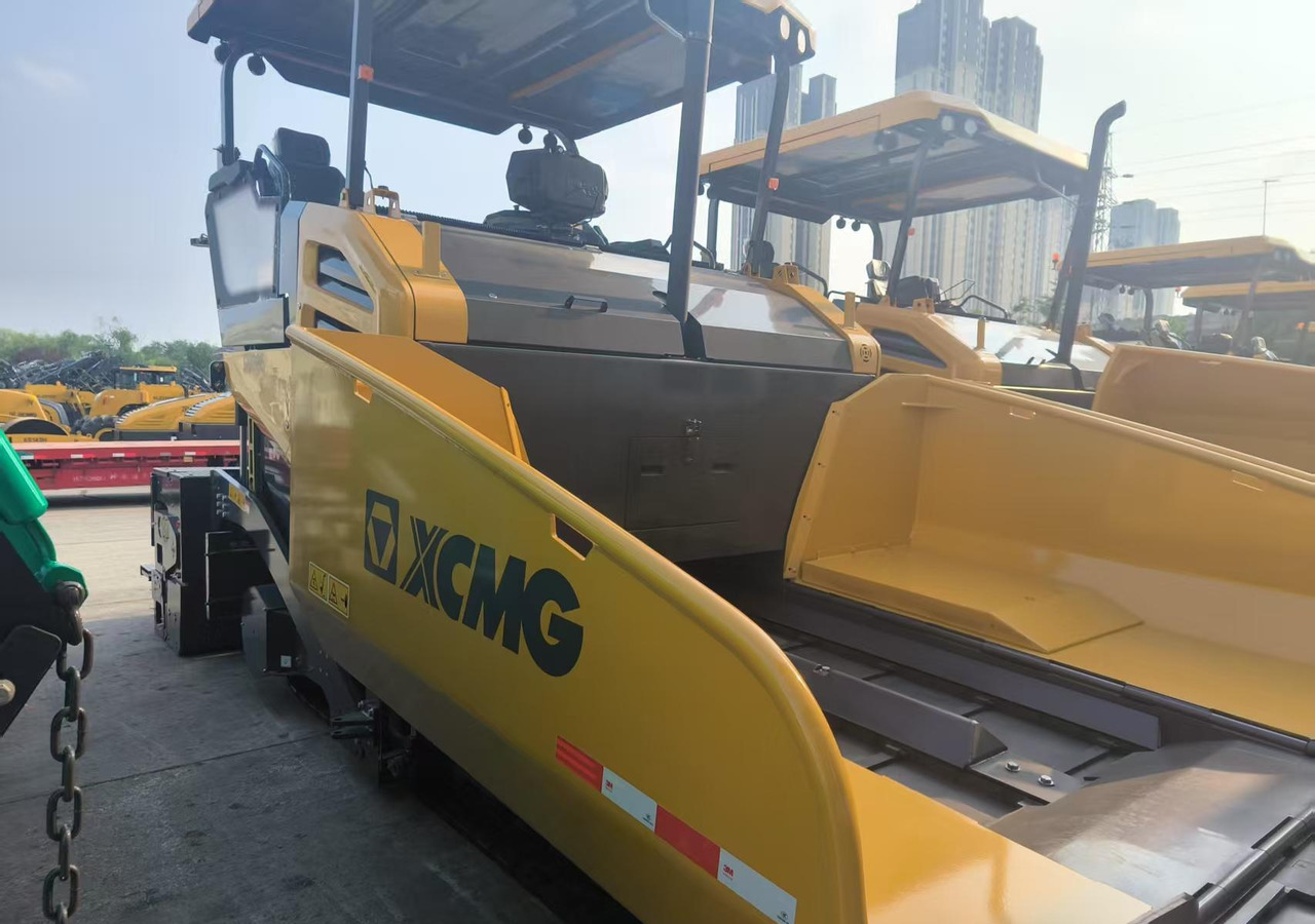 XCMG official used asphalt paver RP905IV Concrete machine - Acabadora: foto 4 XCMG official used asphalt paver RP905IV Concrete machine - Acabadora: foto 4