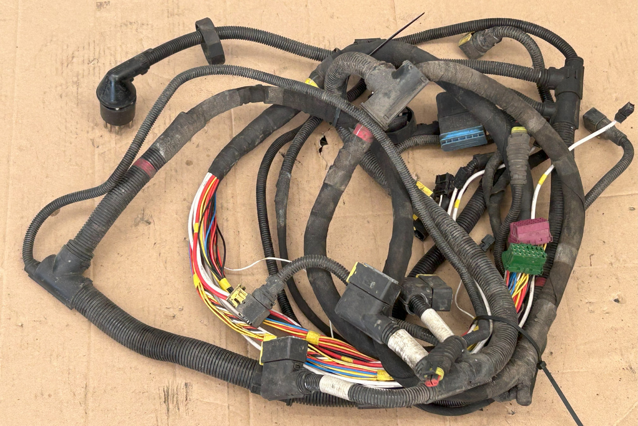 DAF XF 106 TRAILER SOCKET ELECTRICAL HARNESS - Cables/ Wire harness: foto 1 DAF XF 106 TRAILER SOCKET ELECTRICAL HARNESS - Cables/ Wire harness: foto 1
