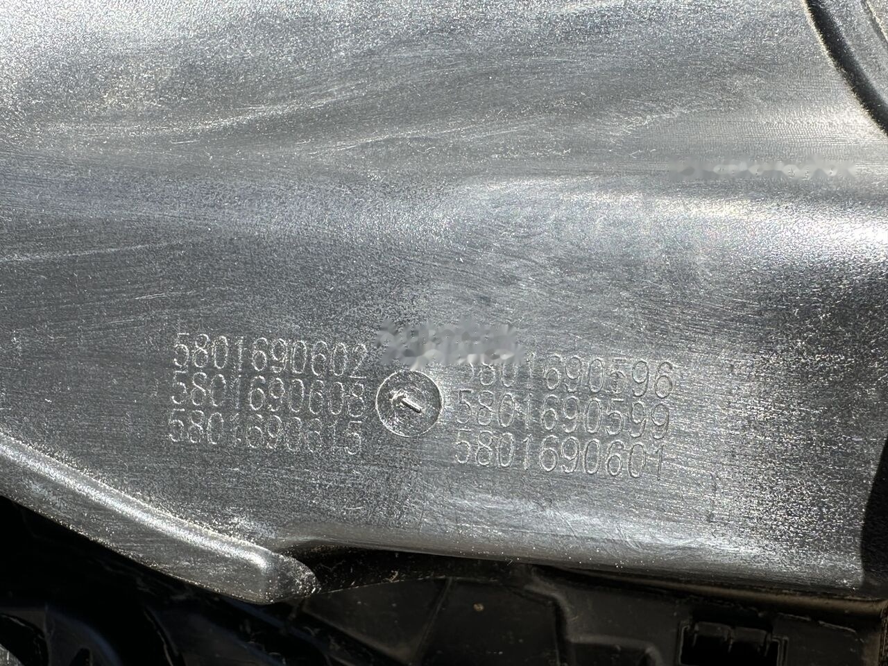 IVECO EUROCARGO/ 5801690602 / 5801745452 / 5801745449 IVECO 5801690602 / 5801745452 / 5801745449 - Para-choque por Camião: foto 5 IVECO EUROCARGO/ 5801690602 / 5801745452 / 5801745449 IVECO 5801690602 / 5801745452 / 5801745449 - Para-choque por Camião: foto 5