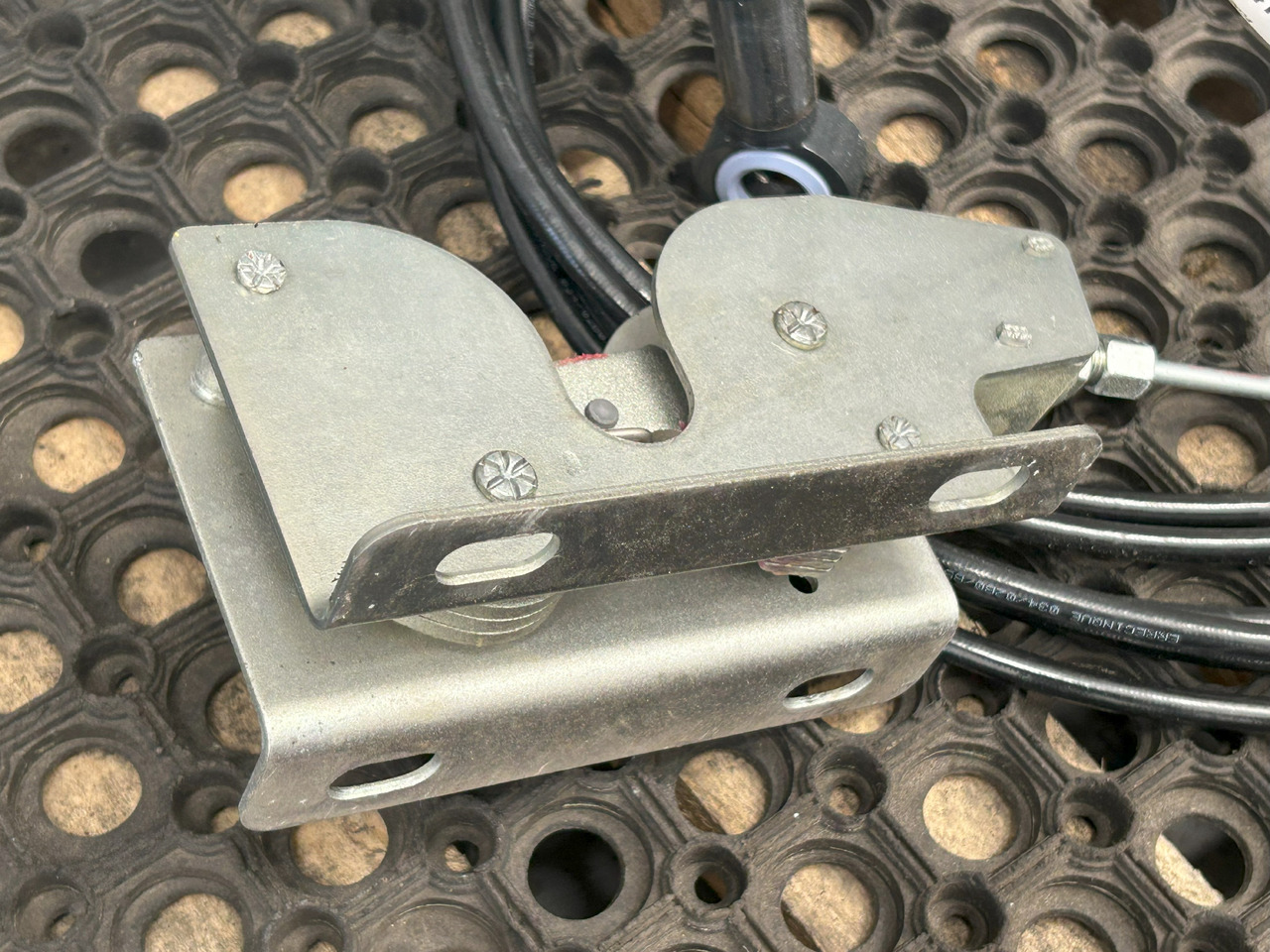 Cilindro hidráulico novo IVECO EUROCARGO 75E MLC CABIN LIFTING KIT: foto 10