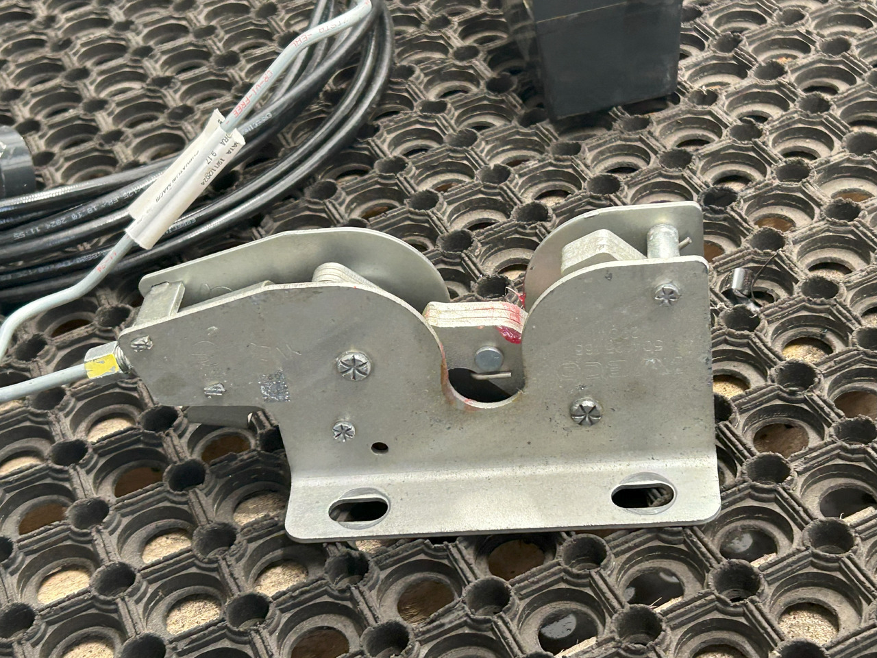 Cilindro hidráulico novo IVECO EUROCARGO 75E MLC CABIN LIFTING KIT: foto 13