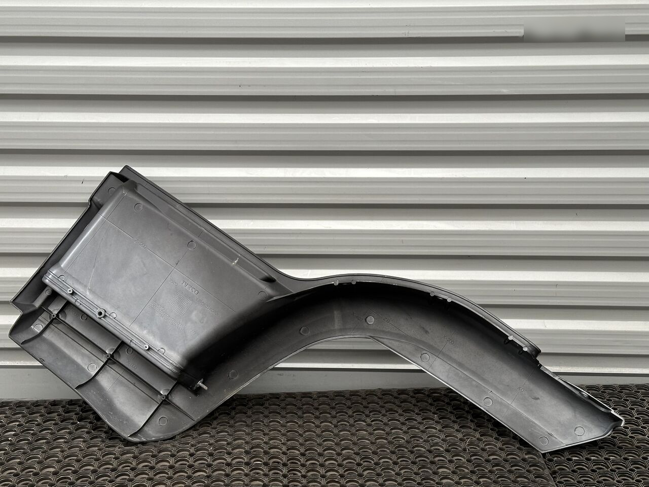 IVECO EUROCARGO RIGHT 500343257 IVECO 500343257 - Estribo por Camião: foto 4 IVECO EUROCARGO RIGHT 500343257 IVECO 500343257 - Estribo por Camião: foto 4