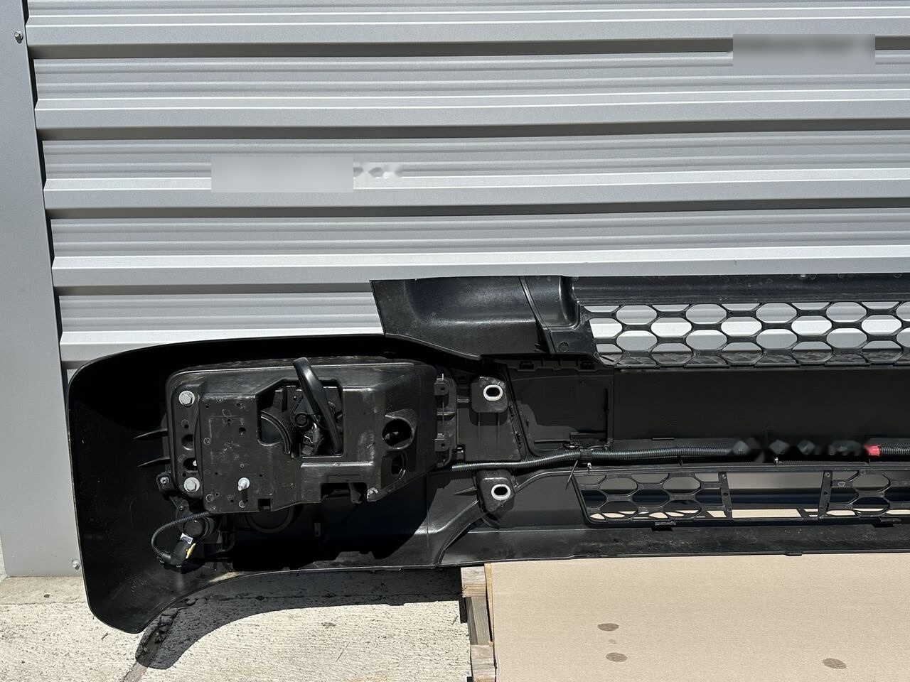 IVECO EUROCARGO STRALIS 5801696199 / 5801745452 / 5801745449 - Para-choque por Camião: foto 5 IVECO EUROCARGO STRALIS 5801696199 / 5801745452 / 5801745449 - Para-choque por Camião: foto 5