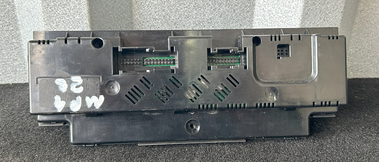 MERCEDES AIR CONDITIONING CONTROL PANEL AROCS MP4 - Peça de ar condicionado: foto 2 MERCEDES AIR CONDITIONING CONTROL PANEL AROCS MP4 - Peça de ar condicionado: foto 2