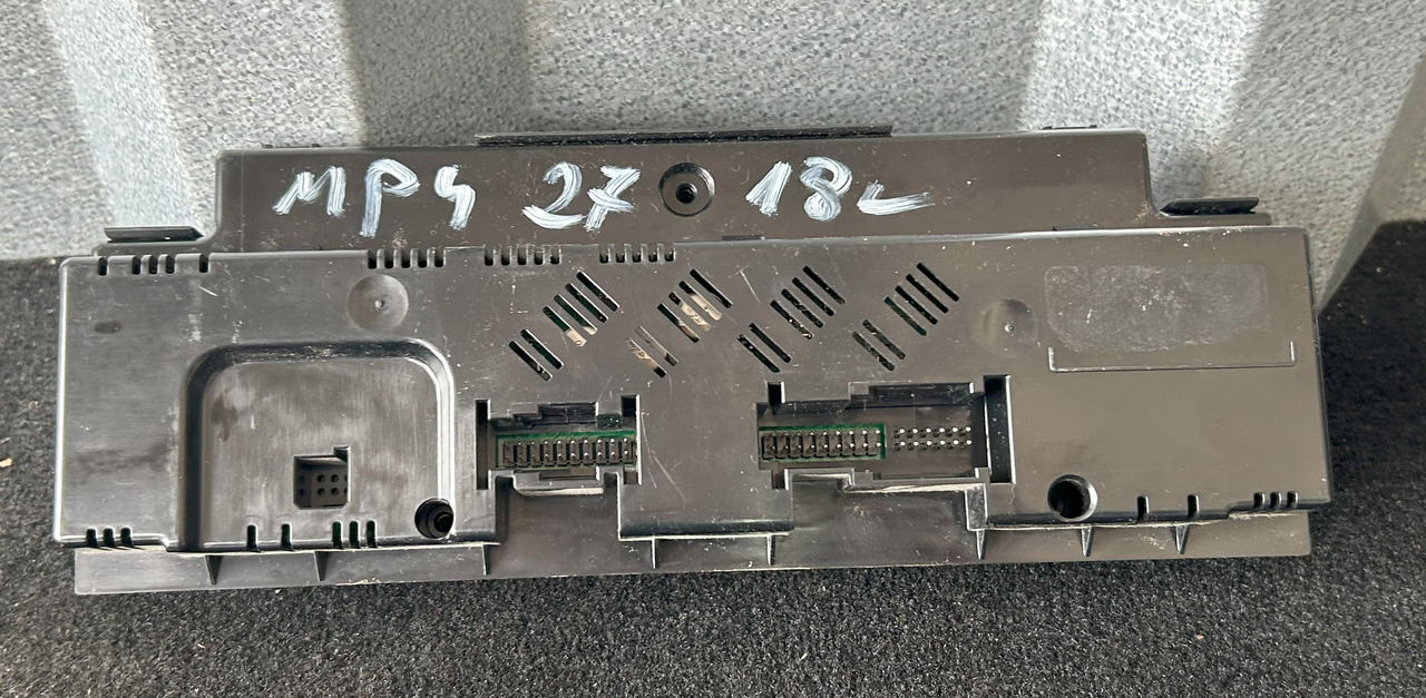 MERCEDES AIR CONDITIONING CONTROL PANEL AROCS MP4 - Peça de ar condicionado: foto 2 MERCEDES AIR CONDITIONING CONTROL PANEL AROCS MP4 - Peça de ar condicionado: foto 2