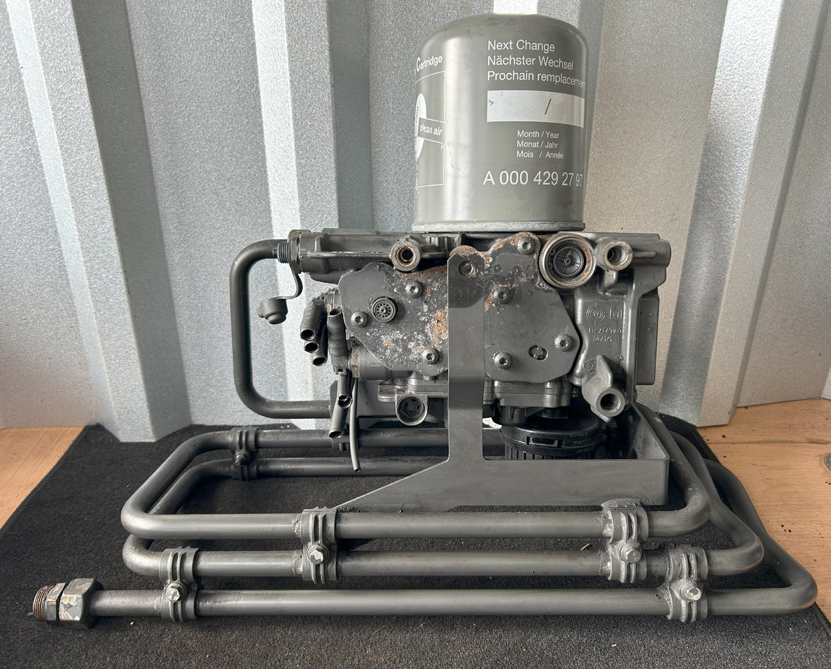 MERCEDES-BENZ ACTROS MP4 EAPU AIR DRYER WITH COIL - Peças de freio por Camião: foto 1 MERCEDES-BENZ ACTROS MP4 EAPU AIR DRYER WITH COIL - Peças de freio por Camião: foto 1